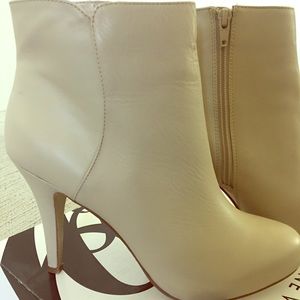 Nine West Women’s Ankle Boots Size 8 1/2